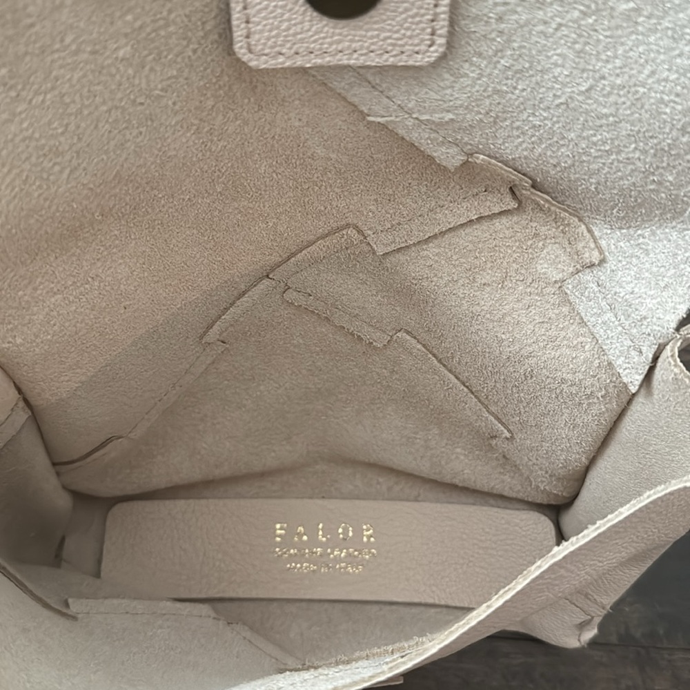 FALOR GENUINE LEATHER MADE IN ITALY CROSSBODY BAG BRAND NEW - Picture 3 of 5